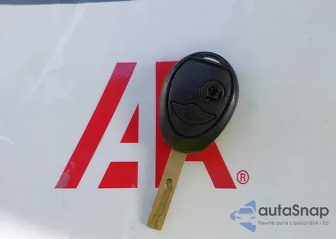 2003 Mini Cooper z USA, uszkodzony, nr VIN WMWRC33433TC47448